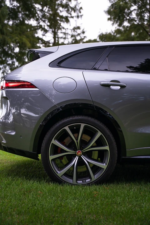 2023 Jaguar F-Pace SVR - Image 5 of 16