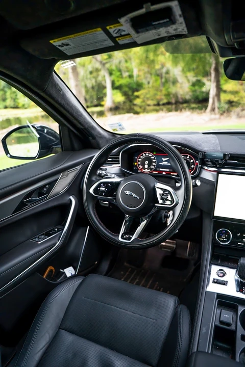 2023 Jaguar F-Pace SVR - Image 9 of 16