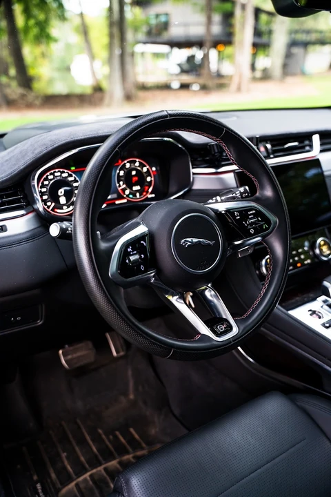 2023 Jaguar F-Pace SVR - Image 16 of 16