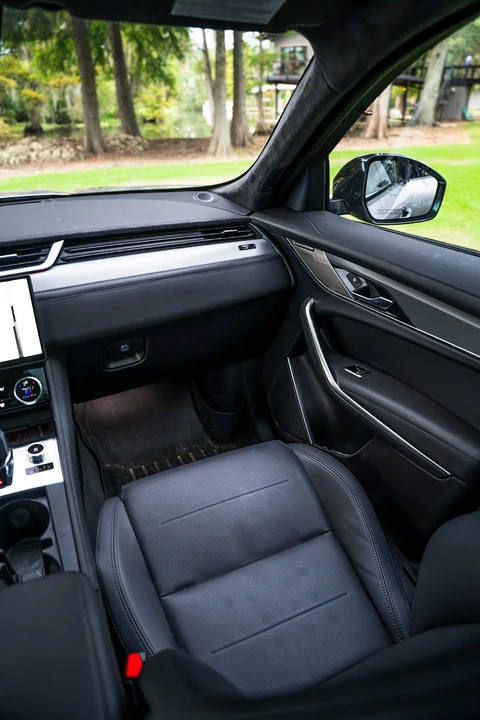 2023 Jaguar F-Pace SVR - Image 10 of 16