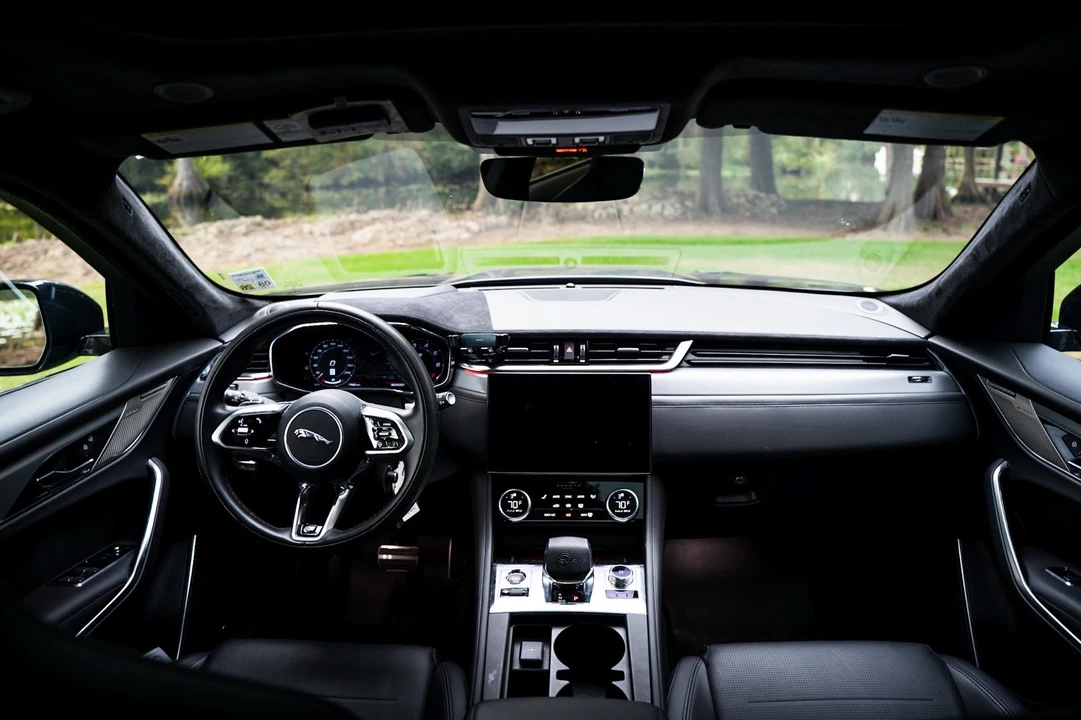 2023 Jaguar F-Pace SVR - Image 8 of 16