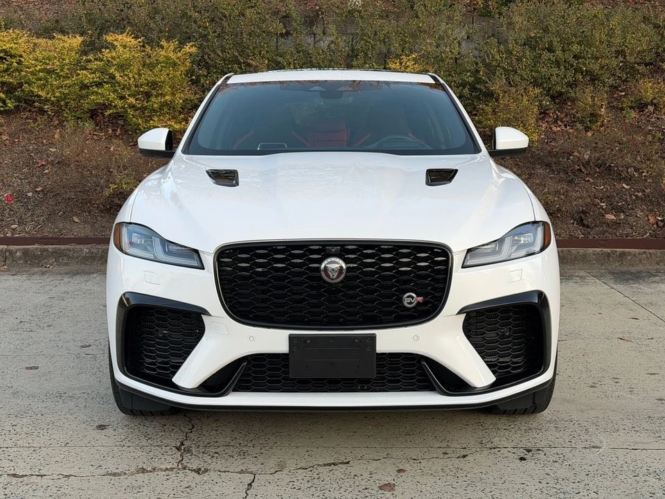 2023 Jaguar F-Pace SVR - Image 11 of 21