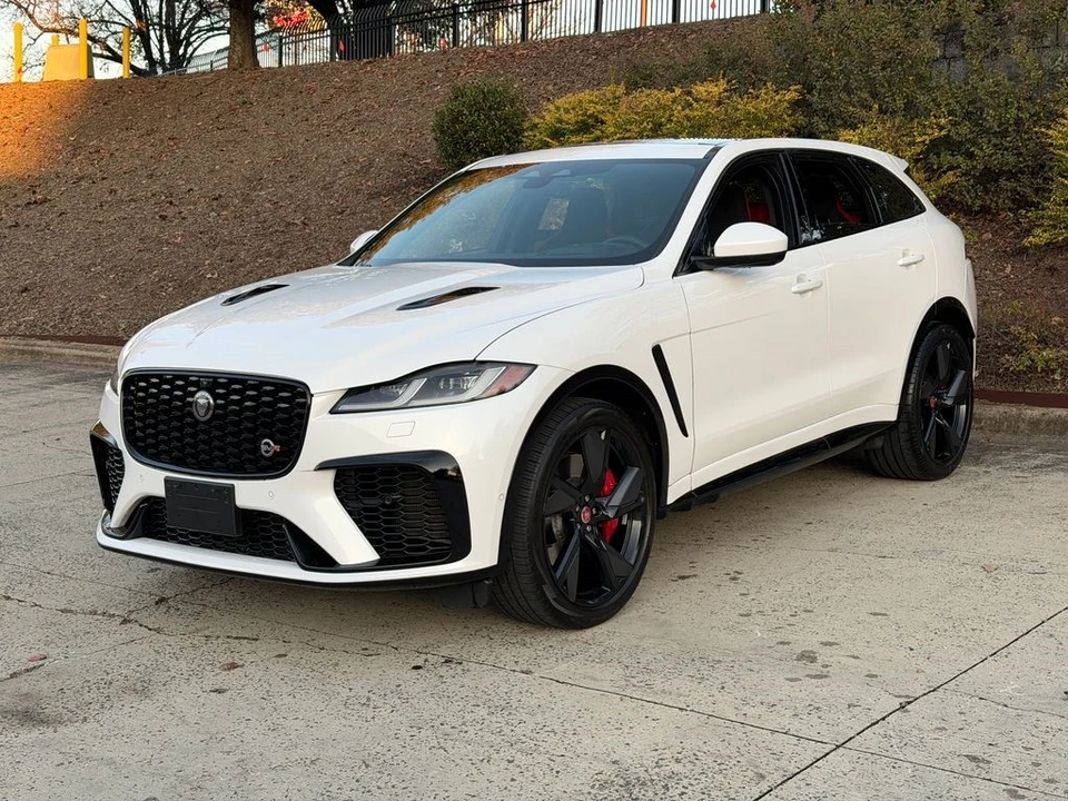 2023 Jaguar F-Pace SVR - Image 2 of 21