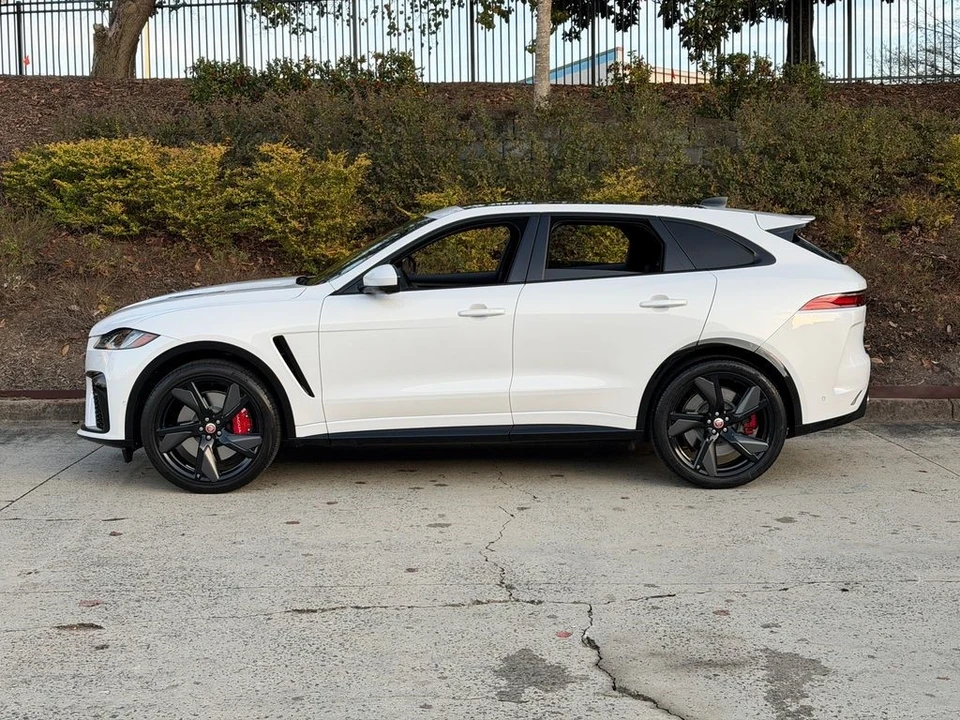 2023 Jaguar F-Pace SVR - Image 10 of 21