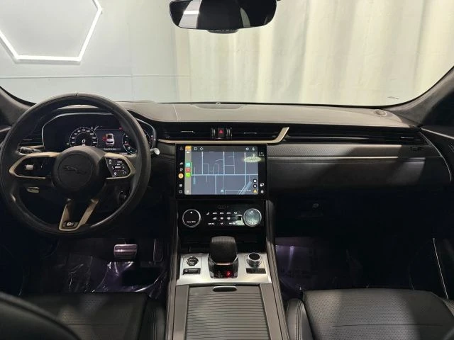 2023 Jaguar F-Pace SVR - Image 15 of 21
