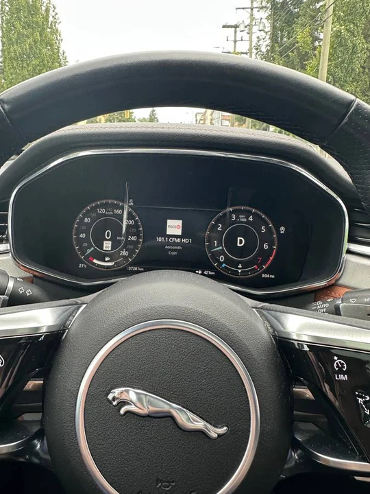 2023 Jaguar F-Pace - Image 5 of 5