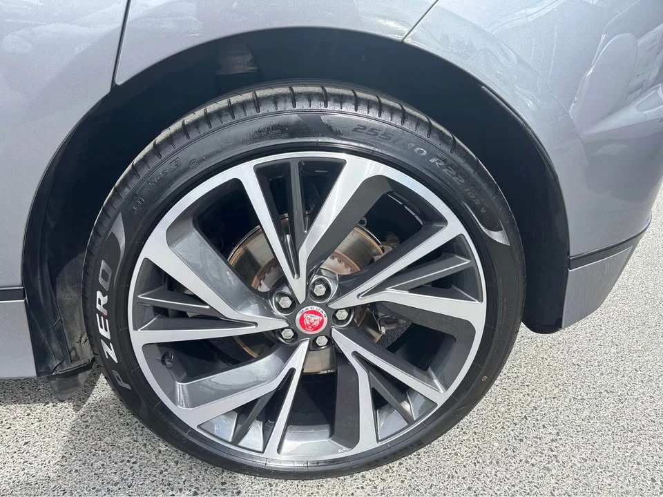 2023 Jaguar I-Pace - Image 4 of 10