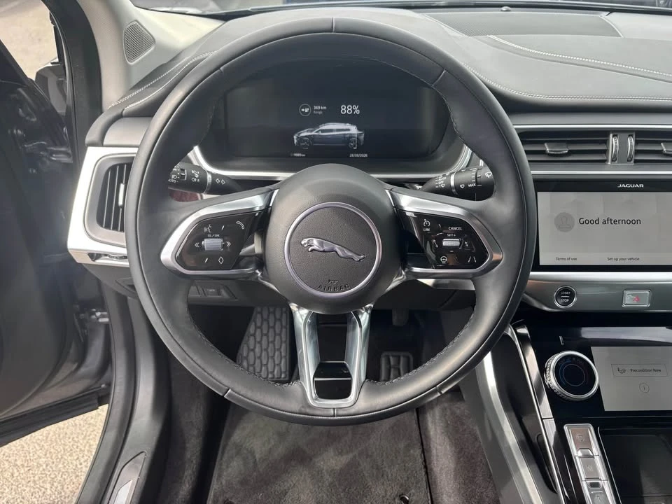 2023 Jaguar I-Pace - Image 7 of 10