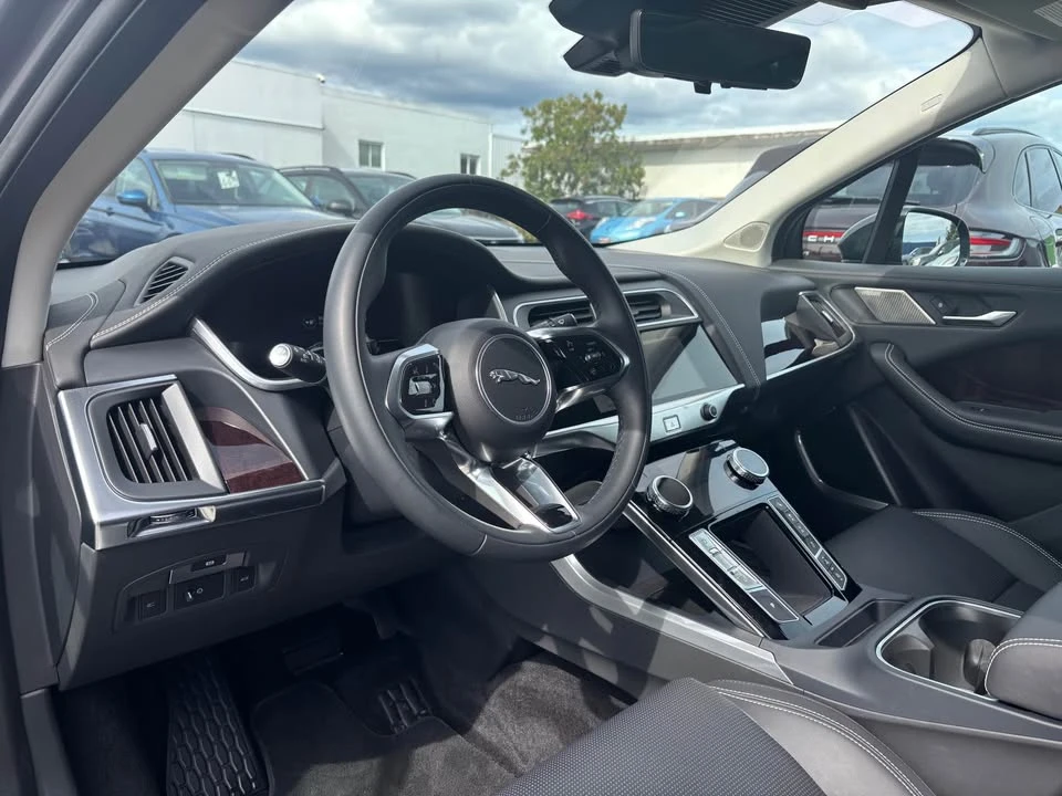 2023 Jaguar I-Pace - Image 6 of 10
