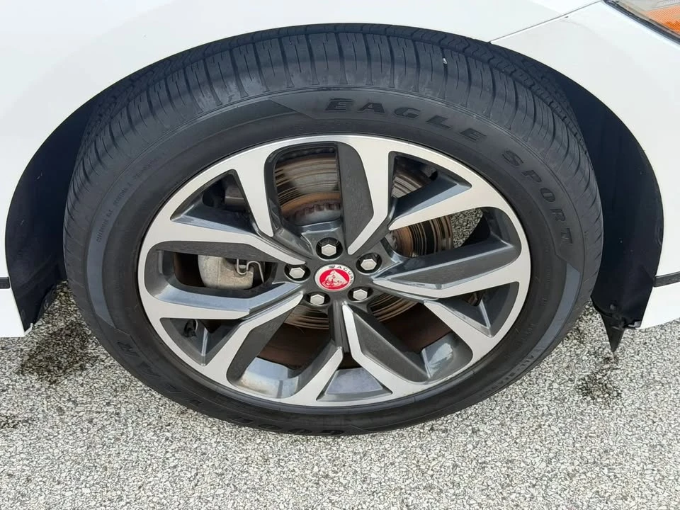 2023 Jaguar I-Pace - Image 12 of 20