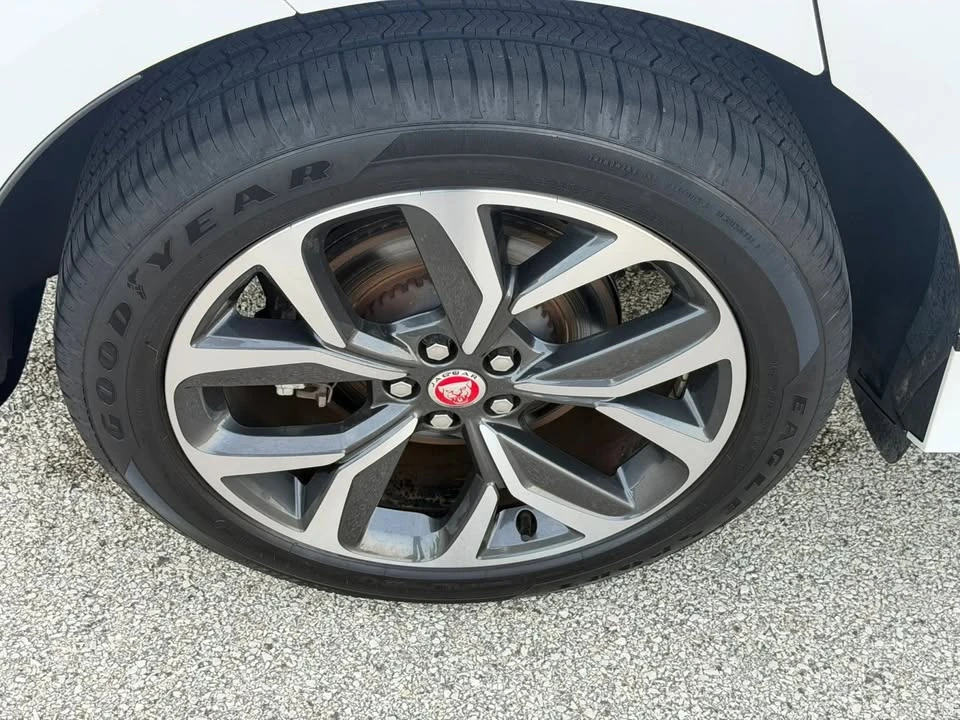 2023 Jaguar I-Pace - Image 11 of 20