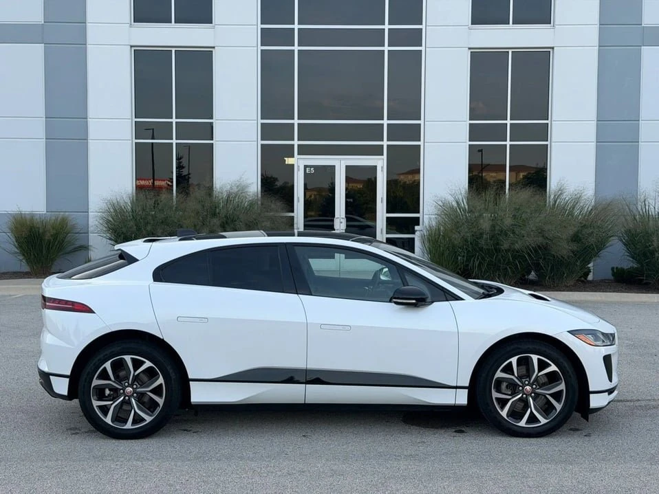 2023 Jaguar I-Pace - Image 4 of 20