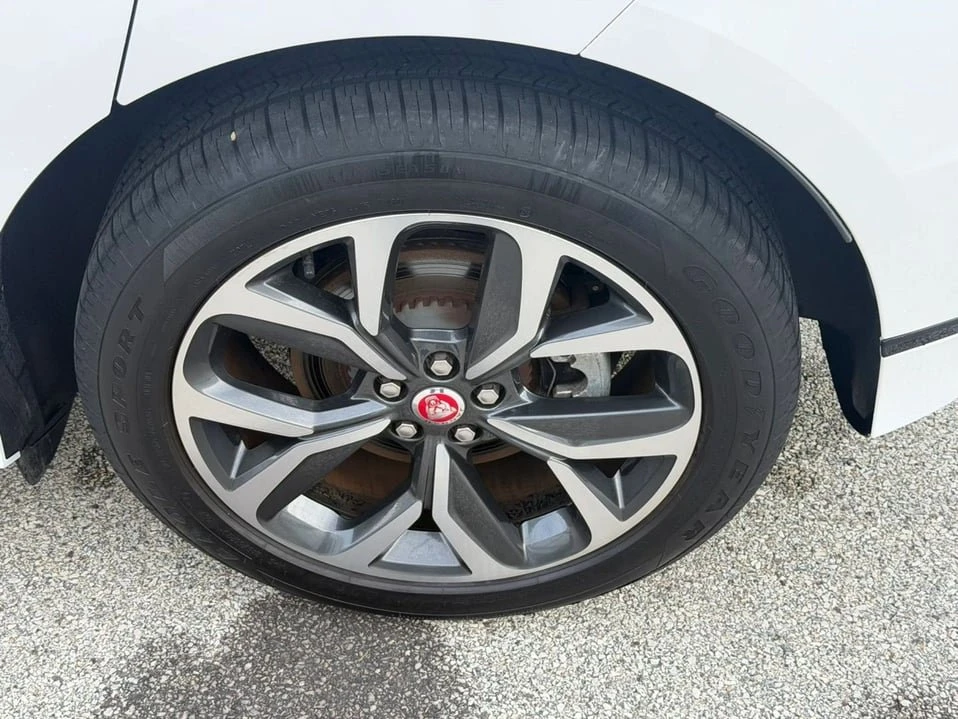 2023 Jaguar I-Pace - Image 10 of 20