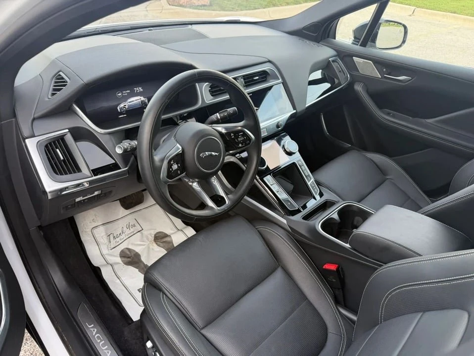 2023 Jaguar I-Pace - Image 13 of 20