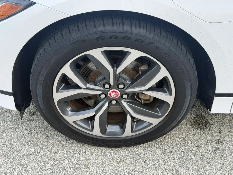 2023 Jaguar I-Pace - Image 9 of 20