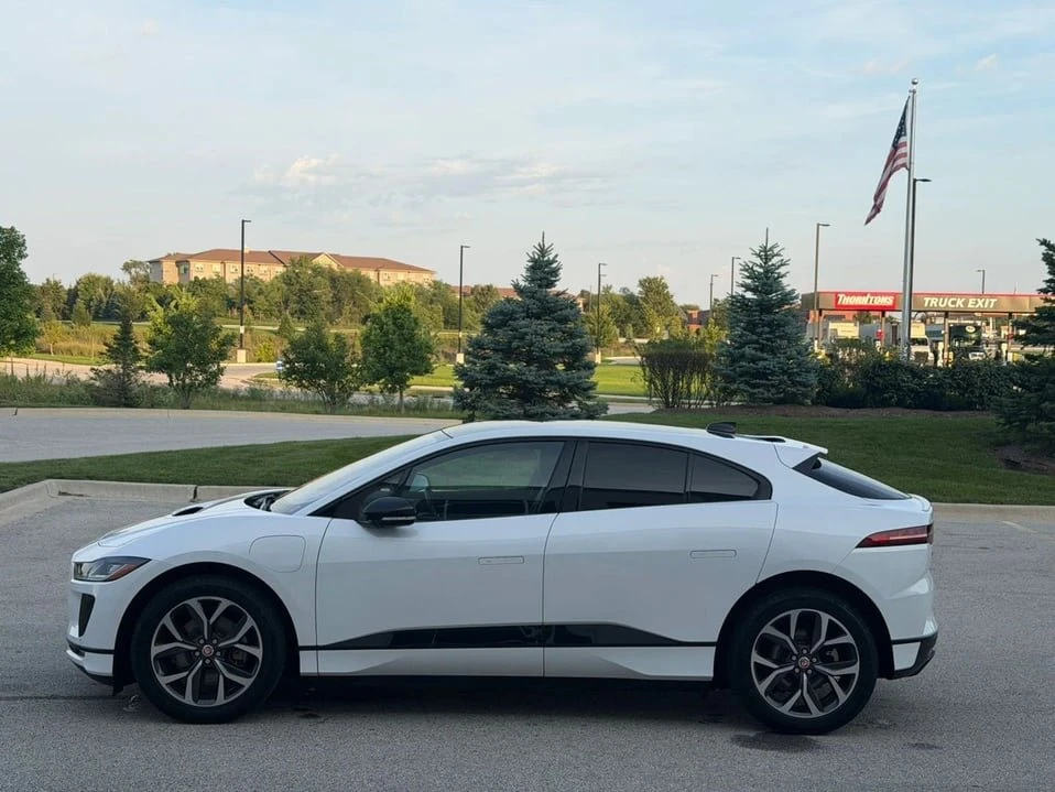 2023 Jaguar I-Pace - Image 8 of 20
