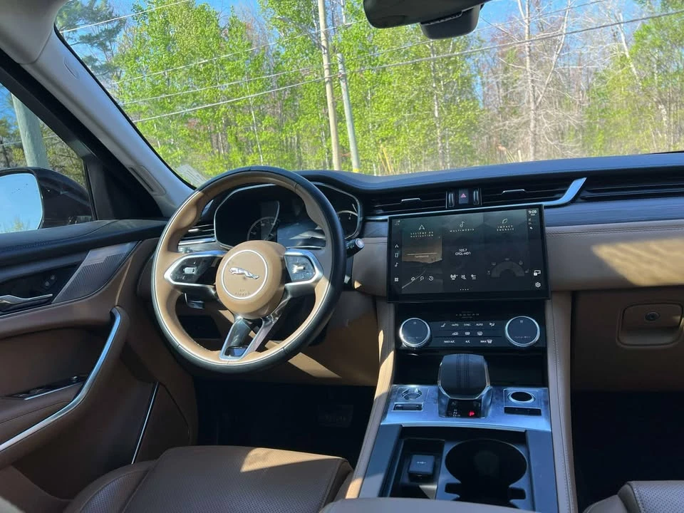 2023 Jaguar F-Pace - Image 12 of 19
