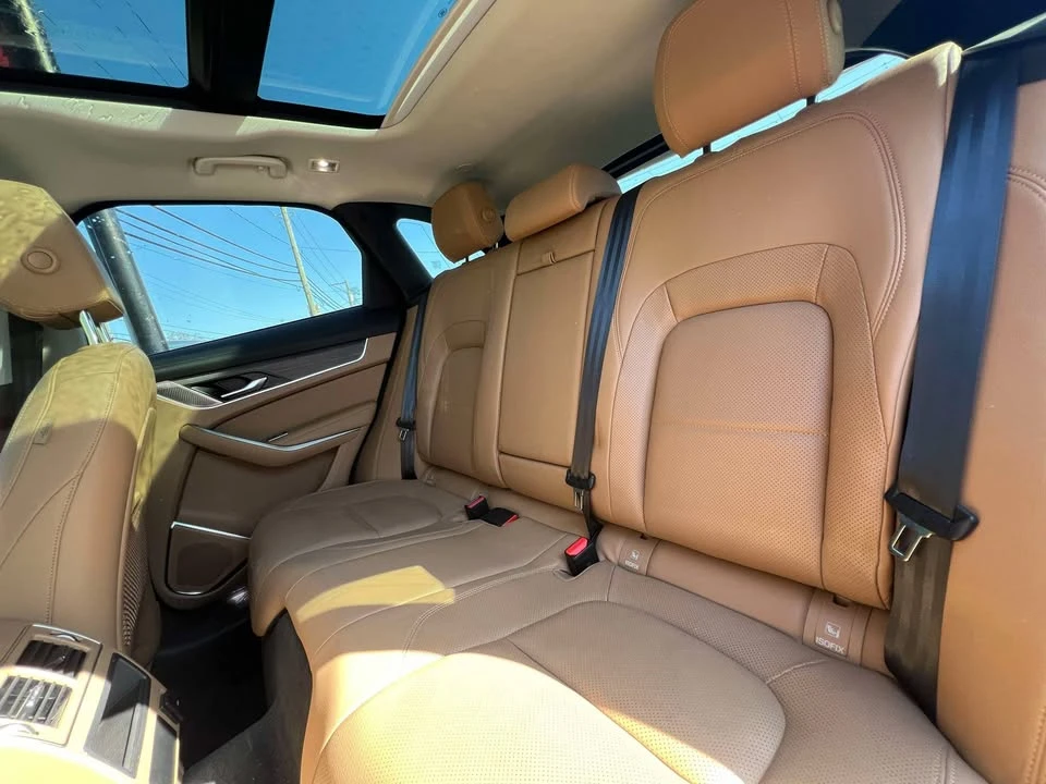 2023 Jaguar F-Pace - Image 16 of 19