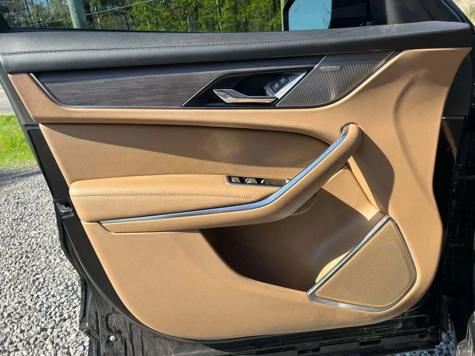 2023 Jaguar F-Pace - Image 18 of 19