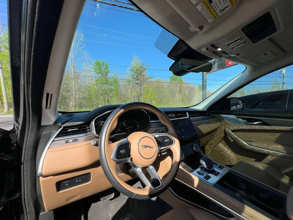 2023 Jaguar F-Pace - Image 11 of 19