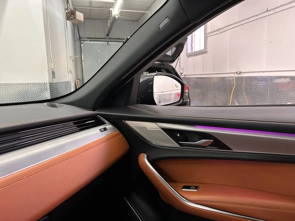 2023 Jaguar F-Pace - Image 16 of 20