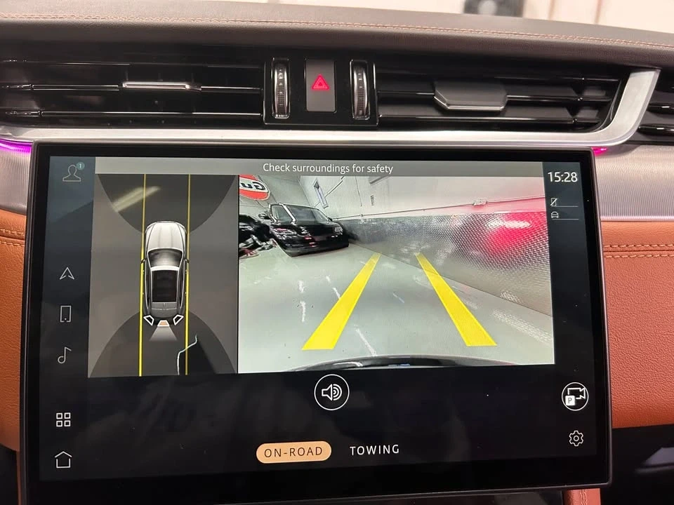 2023 Jaguar F-Pace - Image 13 of 20
