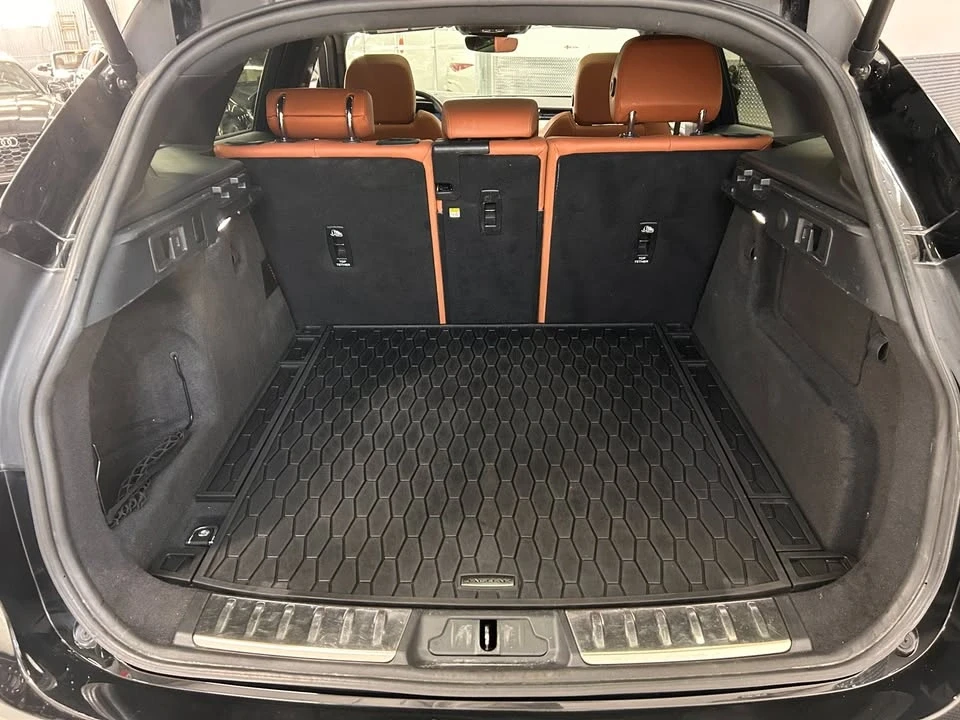 2023 Jaguar F-Pace - Image 18 of 20