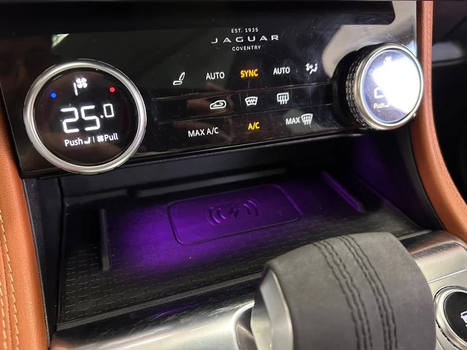 2023 Jaguar F-Pace - Image 15 of 20