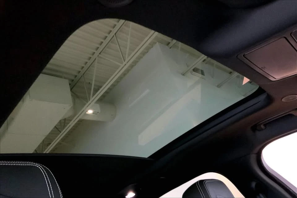 2023 Jaguar F-Pace - Image 9 of 20