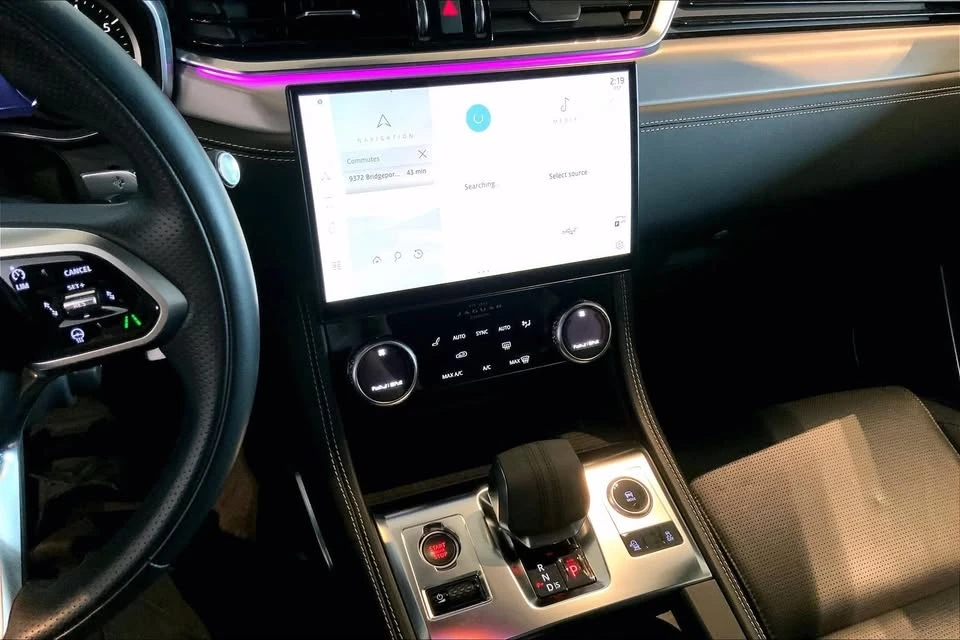 2023 Jaguar F-Pace - Image 11 of 20