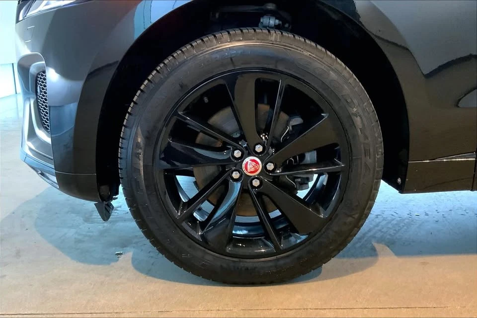 2023 Jaguar F-Pace - Image 14 of 20