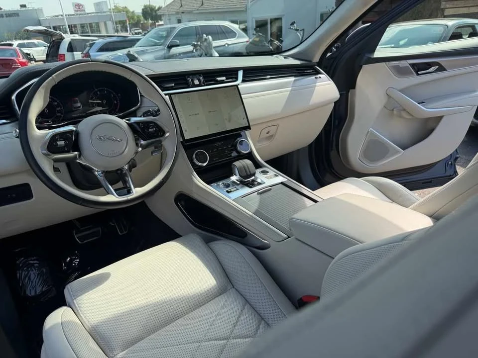 2023 Jaguar F-Pace - Image 12 of 20
