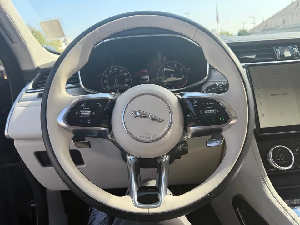 2023 Jaguar F-Pace - Image 13 of 20