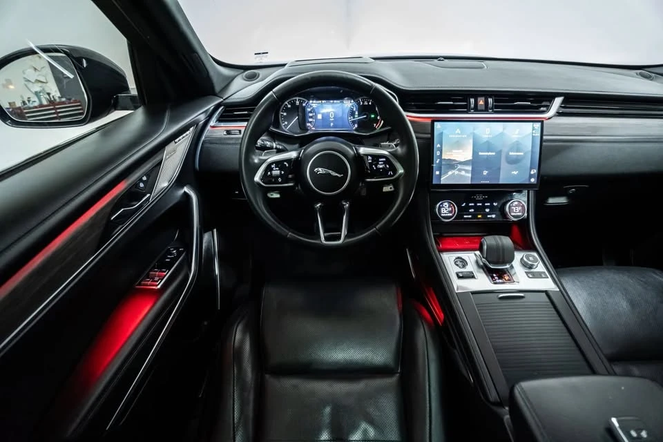 2023 Jaguar F-Pace - Image 12 of 20