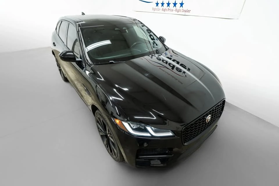 2023 Jaguar F-Pace - Image 2 of 20