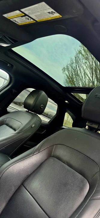 2023 Jaguar F-Pace - Image 5 of 10