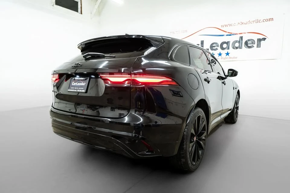 2023 Jaguar F-Pace - Image 4 of 20