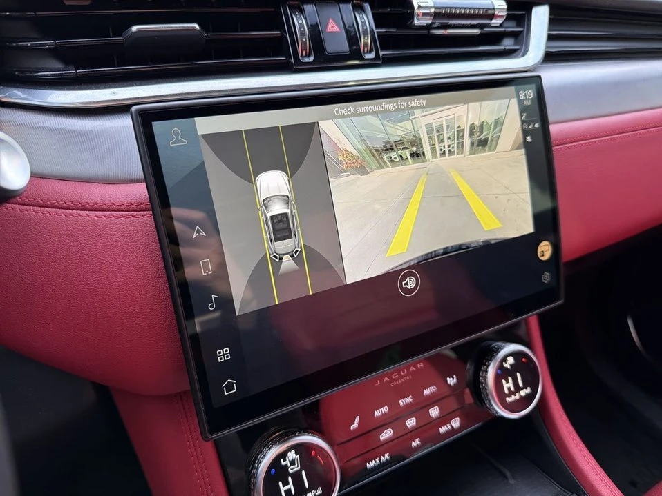 2023 Jaguar F-Pace - Image 11 of 18