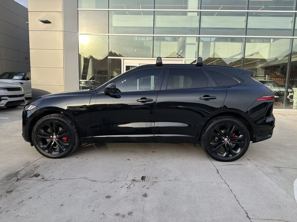 2023 Jaguar F-Pace - Image 2 of 18