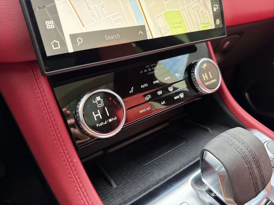 2023 Jaguar F-Pace - Image 13 of 18