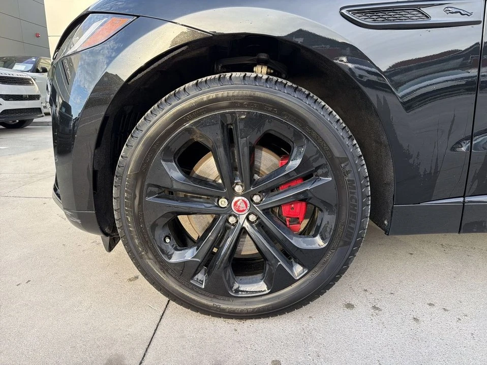 2023 Jaguar F-Pace - Image 4 of 18