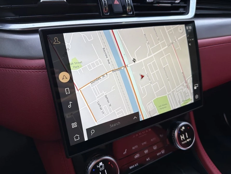 2023 Jaguar F-Pace - Image 12 of 18