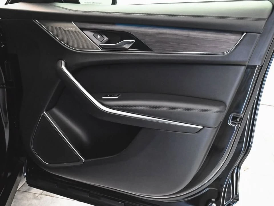 2023 Jaguar F-Pace - Image 11 of 20