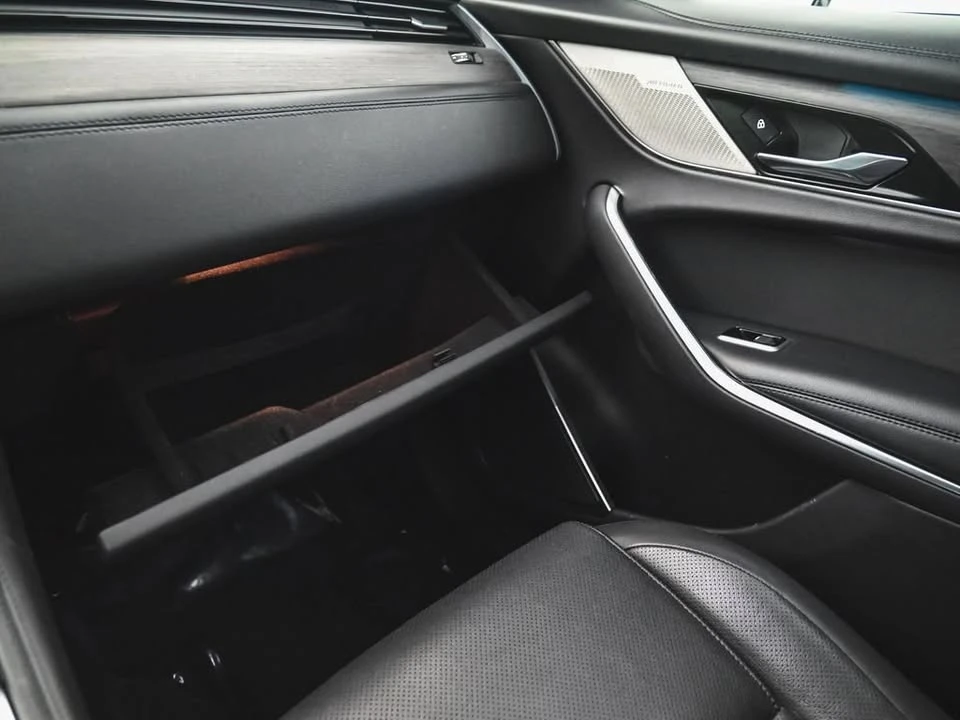 2023 Jaguar F-Pace - Image 18 of 20