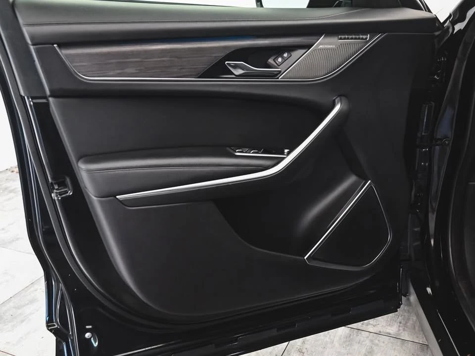 2023 Jaguar F-Pace - Image 8 of 20