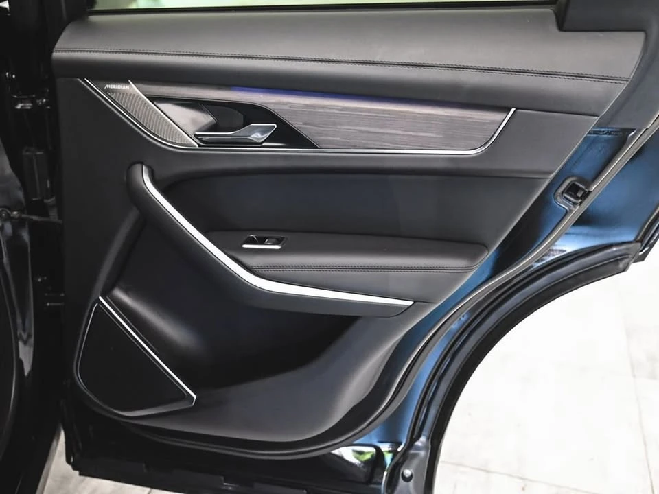 2023 Jaguar F-Pace - Image 13 of 20