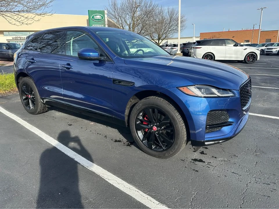 2023 Jaguar F-Pace - Image 2 of 16