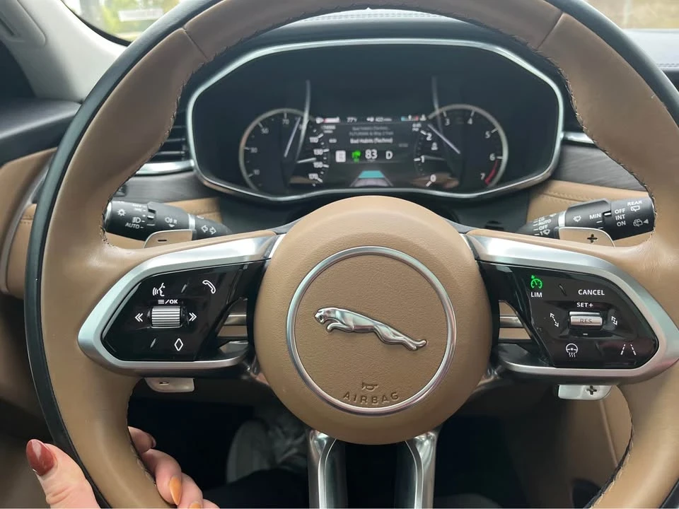 2023 Jaguar F-Pace - Image 10 of 14