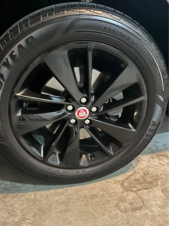 2023 Jaguar F-Pace - Image 4 of 14
