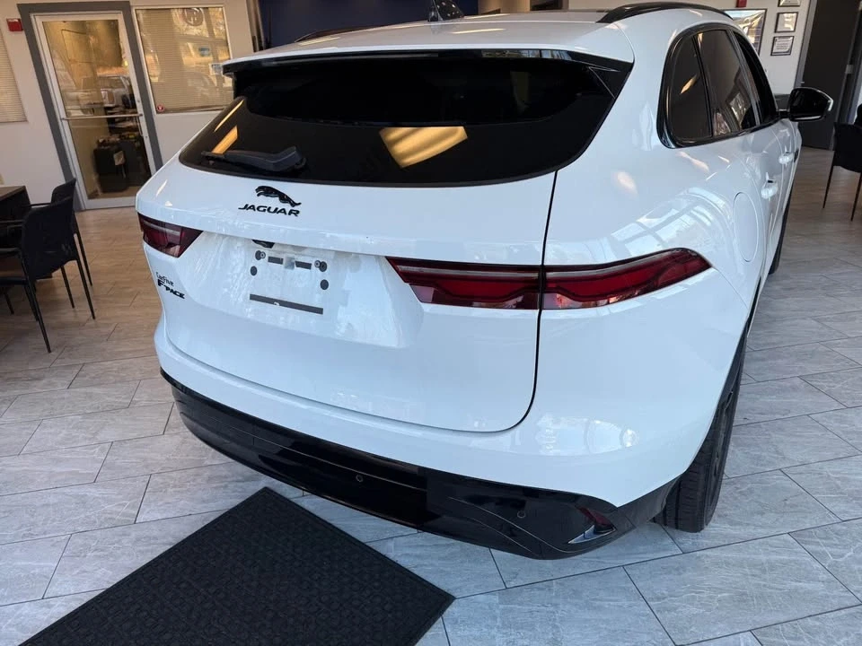 2023 Jaguar F-Pace - Image 4 of 6